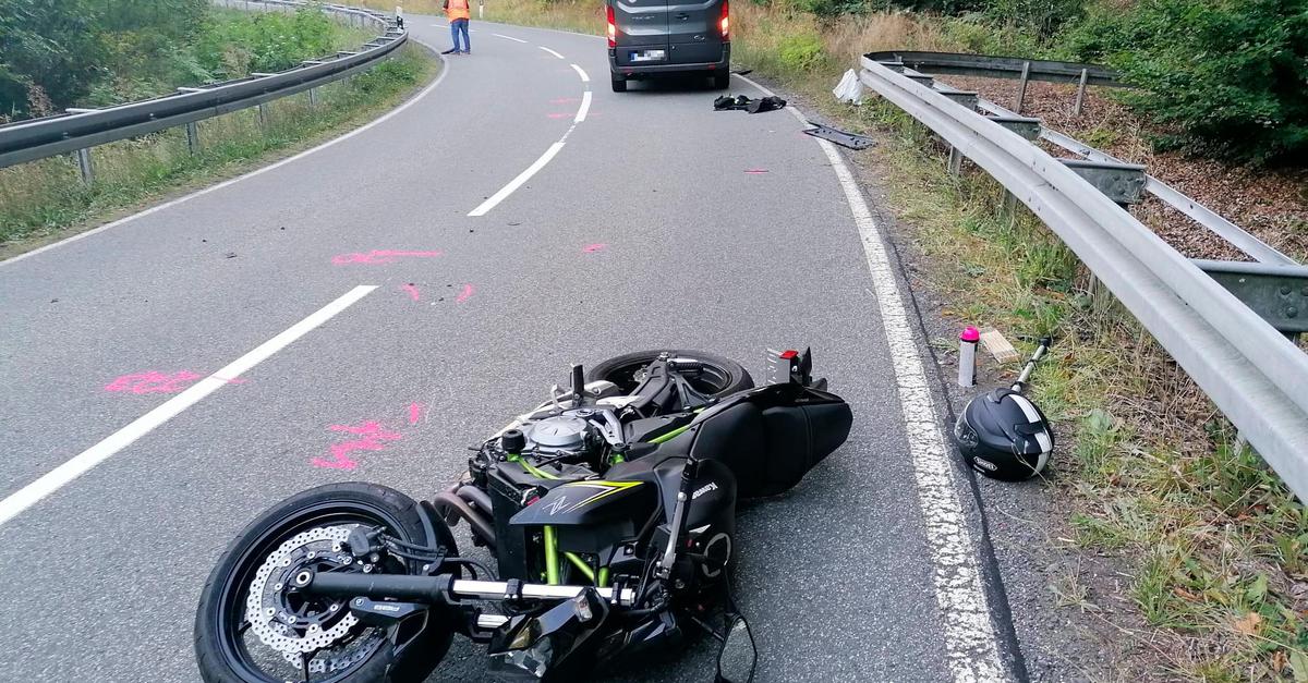 Motorradfahrerin Bei Unfall Am Kniebrecher Schwer Verletzt