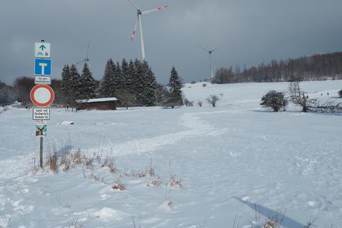 Tief verschneit präsentiert sich derzeit das Knotengebiet bei Mengerskirchen. 
