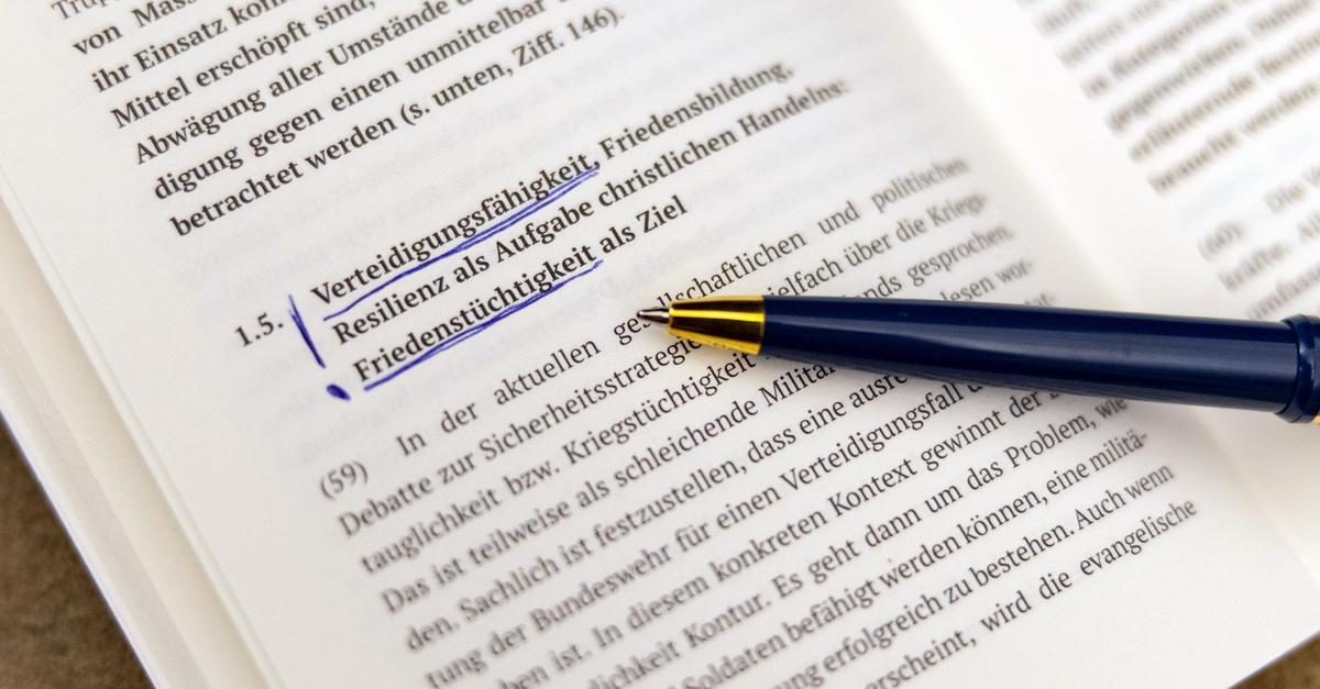 pro-und-contra-darf-kirche-gewalt-guthei-en