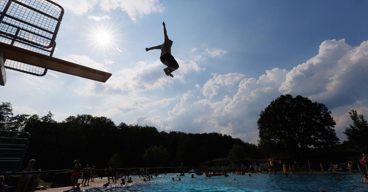 Braunfels outdoor pool offers free admission for police officers and ...