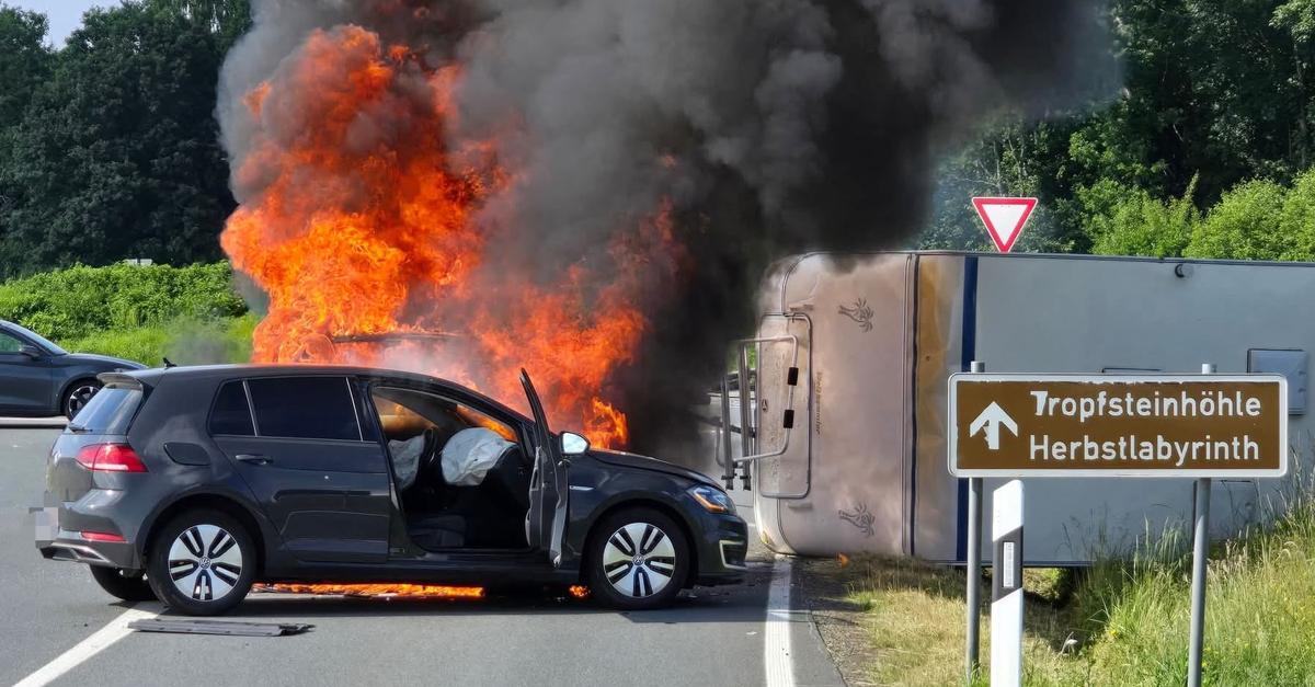 Unfall mit Brand auf B255 bei Driedorf: Zwei Verletzte