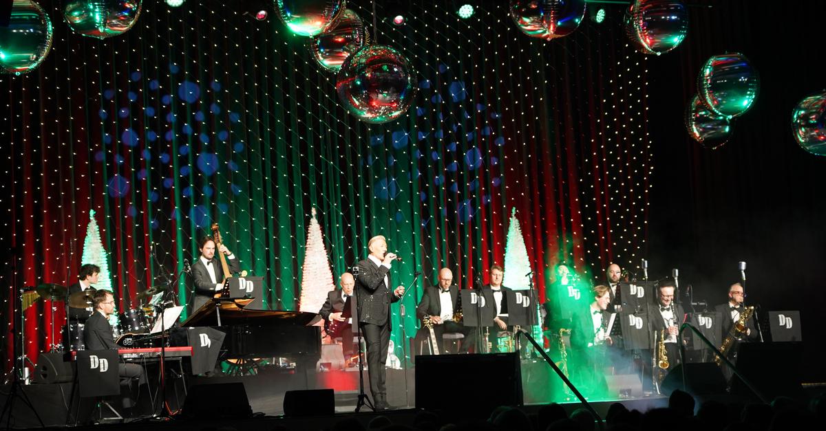 Dirk-Daniels-begeistert-900-G-ste-mit-Weihnachtskonzert