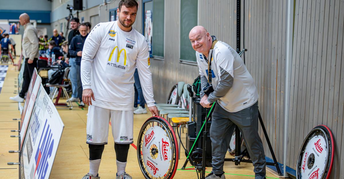 Einsatz-f-r-den-Herrn-der-Rollst-hle-beim-RSV-Lahn-Dill