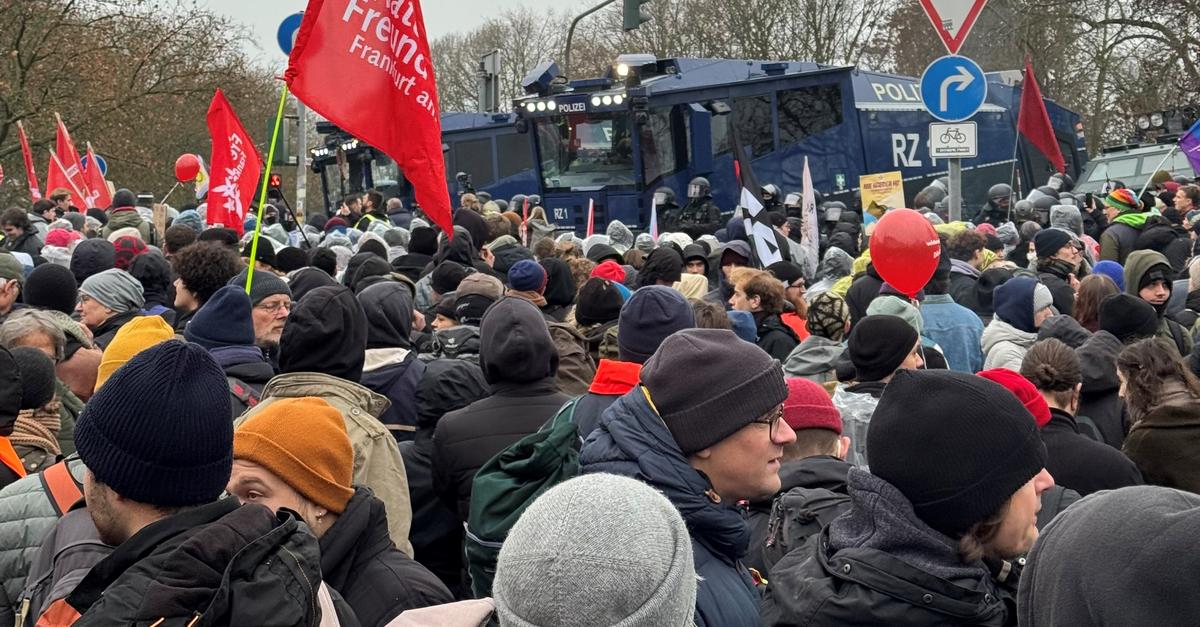 -Widersetzen-beklagt-Polizeigewalt-in-Gie-en