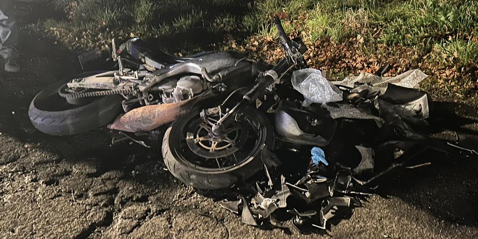 Das Motorrad eines 17-Jährigen wurde bei dem Unfall in Hadamar total zerstört. © Klaus-Dieter Häring