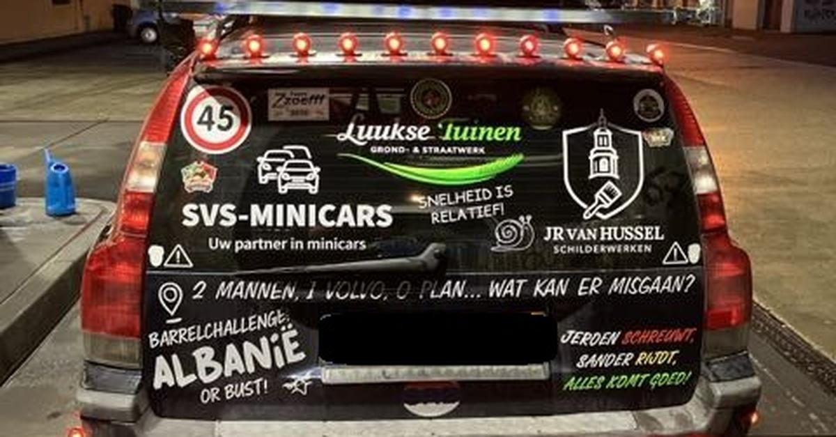 Niederl-ndisches-Auto-mit-eigenem-Blaulicht-angehalten