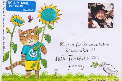 Ein Briefumschlag, den Axel Scheffler anlässlich des Ukraine-Krieges gestaltet hat. Foto: Axel Scheffler
