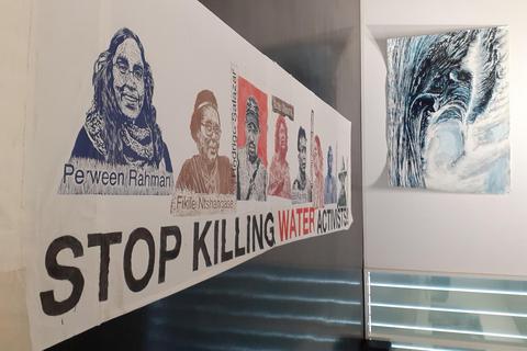 In einem Werk verewigt Thomas Kilpper Aktivisten, die für ihren Kampf um gerechte Wasserverteilung ermordet wurden. Foto: Dorothee Baer-Bogenschütz