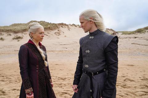 Familienzwist: Rhaenyra (Emma d‘Arcy) und Daemon Targaryen (Matt Smith) haben beide Anspruch auf den Eisernen Thron. Foto: dpa