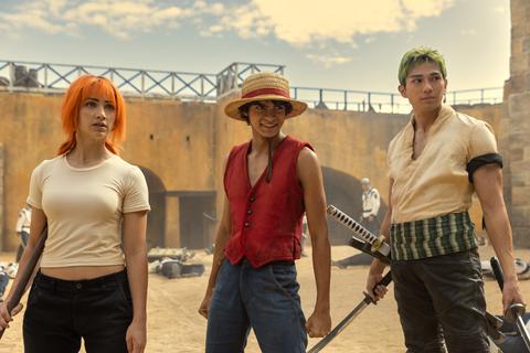 Als Manga ist "One Piece" ein Hit und ein globales Kulturphänomen – nun kommt auf Netflix eine Realfilm-Serie. Hier zu sehen: Emily Rudd as Nami, Iñaki Godoy as Monkey D. Luffy und Mackenyu Arata as Roronoa Zoro.