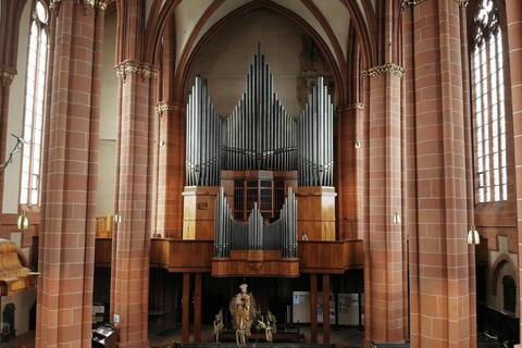 Die Orgel prägt bis heute das Erscheinungsbild des Wetzlarer Doms. Sie war ein Geschenk der Industriellenfamilie Leitz. Foto: Pascal Reeber