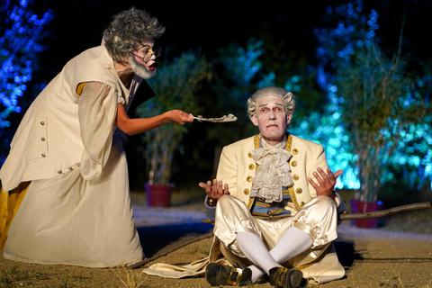 Den Schauspielern des Sommertheaters ging es so wie jenen im Molière-Einakter, das Stück wurde in sehr kurzer Zeit umgesetzt. Foto: Johannes Lay