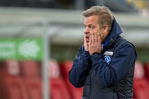 Markus Anfang, Trainer des Fußball-Zweitligisten SV Darmstadt 98, ist von den Plänen für eine neue Superliga nicht besonders begeistert. Foto: Marius Becker/dpa