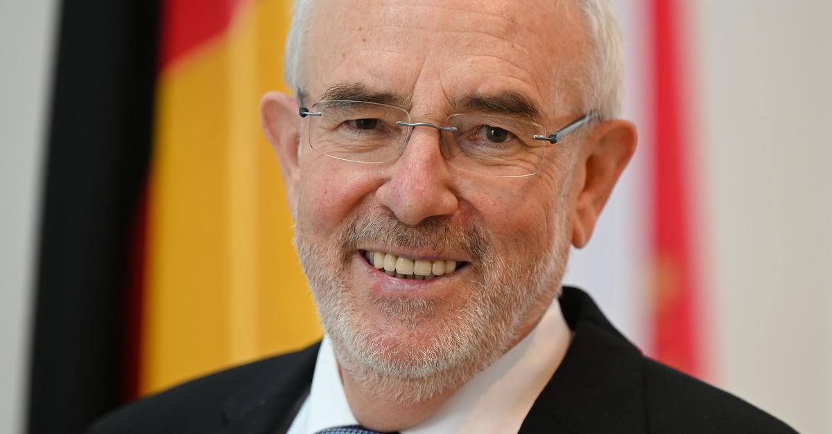 Alles-nur-noch-online-Datenschutz-beklagt-Digitalzwang