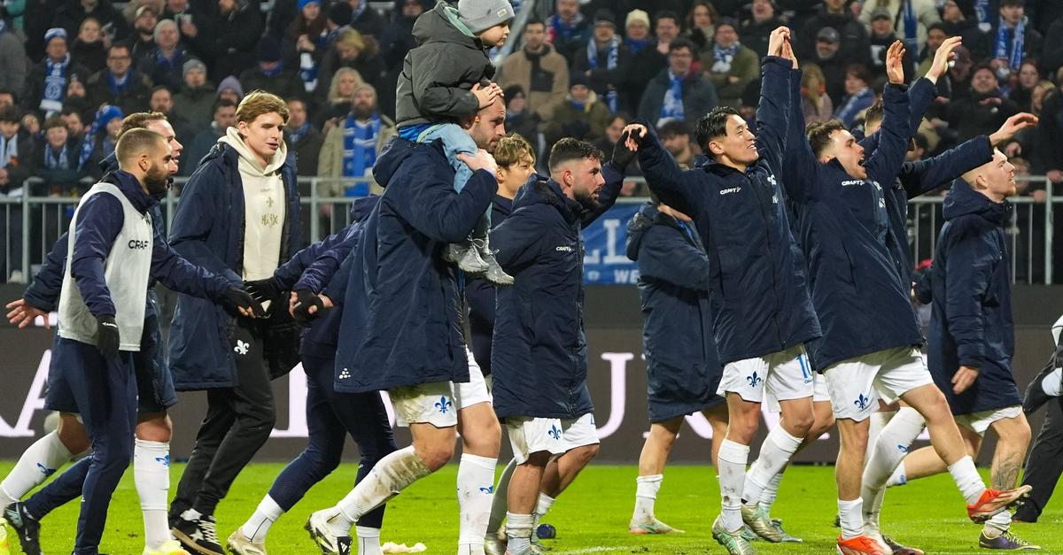 Darmstadt-nun-Zweitliga-Primus-und-erster-Aufstiegskandidat