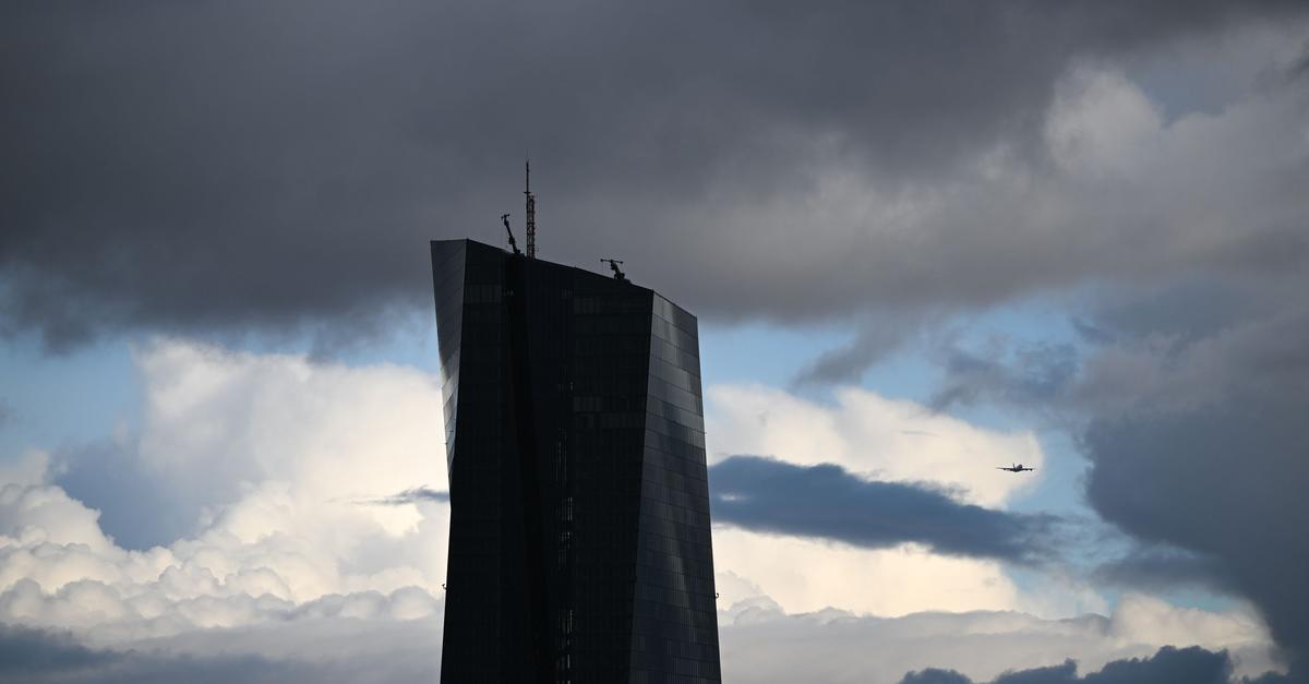 Grau-nasses-Wetter-pr-gt-den-Wochenendauftakt-in-Hessen