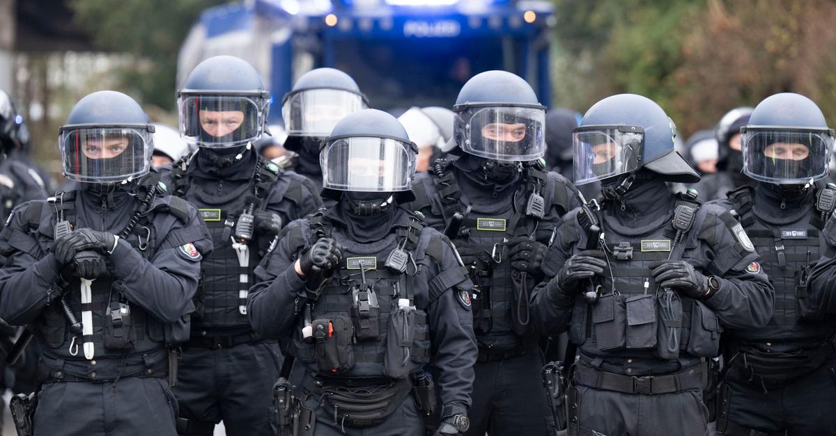 Millionen-Kosten-f-r-Polizeieinsatz-bei-Anti-AfD-Protesten