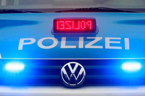 In Bad Homburg hat ein Unbekannter einen Sachschaden in Höhe von 2500 Euro an einem Seat verursacht und ist anschließend weggefahren. Foto: dpa 