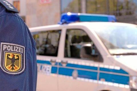 Am Dienstagmorgen ist in der Taunusbahn eine 16-Jährige sexuell belästigt worden. Nun sucht die Polizei Zeugen des Vorfalls. Foto: Polizei 