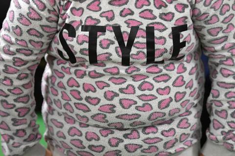 Mehr als jedes fünfte Kind in Deutschland ist übergewichtig oder gar adipös. Kinderärzte plädieren für weniger Werbung und mehr Aufklärung.