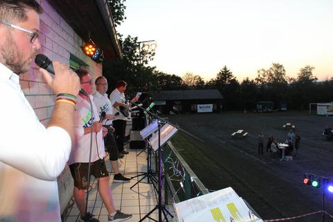 Balkonmusik prägte das Open-Air-Konzert in Vetzberg. Foto: Moos