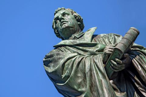 Das weltweit größte Denkmal Martin Luthers steht in Worms. Symbolfoto: dpa 