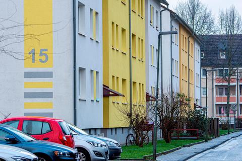 Seit Jahren saniert die Wohnbau ihre Bestände, unter anderem in der Fuldastraße. Auch zukünftig muss das Unternehmen diese Aufgabe finanzieren. Foto: Mosel 
