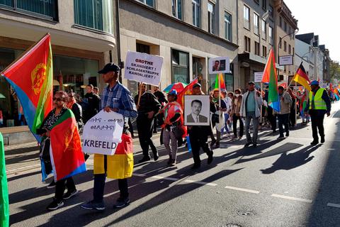 Etwa 700 regimetreue Eritreer demonstrierten 2022 in Gießen.