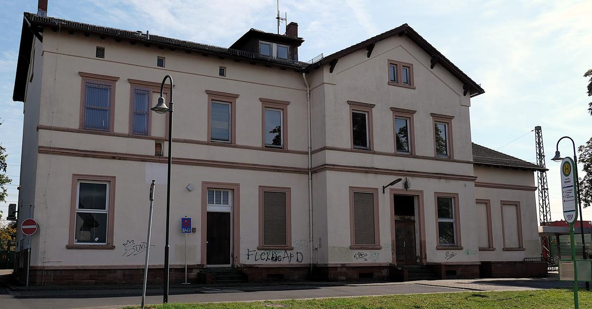 Langg-nser-Bahnhof-Apotheke-und-Wohnungen-geplant