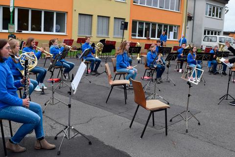 Das Jugendblasorchester unter Leitung von Stephan Reisig eröffnete. Foto: Zielinski 