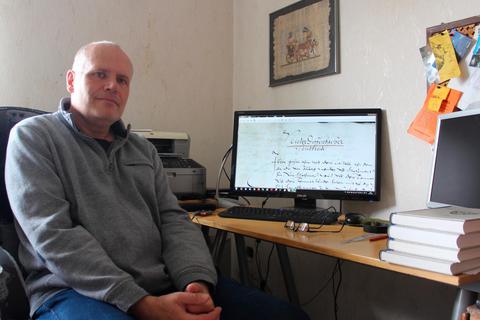 Hat über die Geschichte des Ortes Niedertiefenbach geforscht: der Historiker Ralph Jackmuth.  Foto: Norbert Bandur 