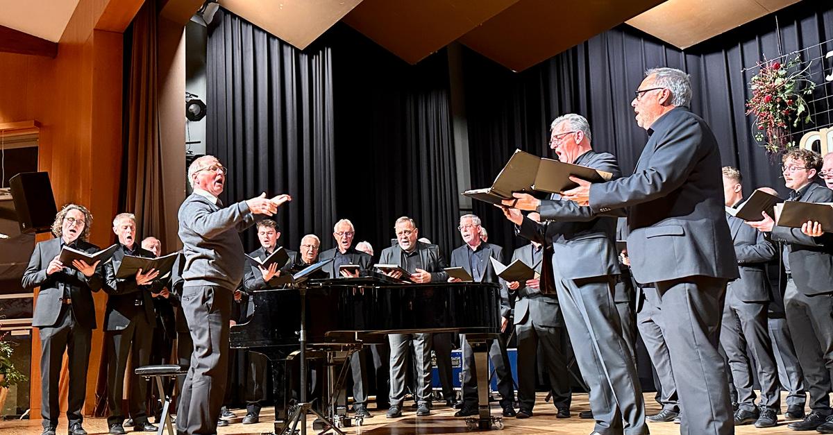 Chor- und Dudelsackklänge verzaubern beim Elzer Frohsinn-Konzert