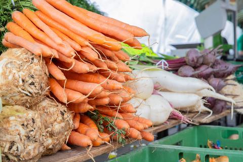 Mittwochnachmittags ist Markt in Elz. Im Augenblick allerdings ohne Obst- und Gemüse.