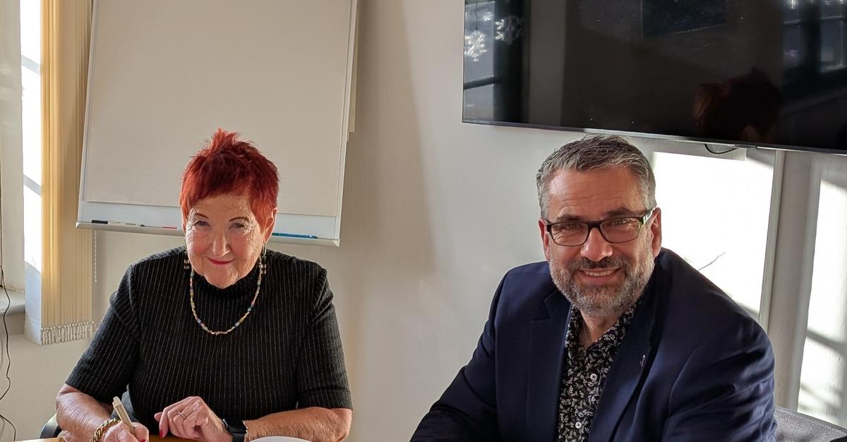 Elz-Ingrid-Friedrich-steht-jetzt-im-Goldenen-Buch