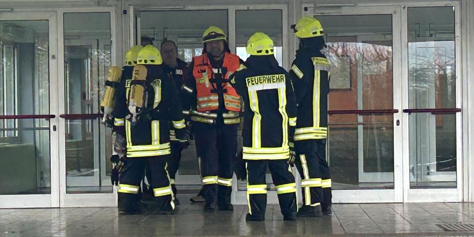 Die Brandmeldeanlage der Fürst-Johann-Ludwig-Schule löste gestern Morgen den Einsatz der Feuerwehr aus. © Klaus-Dieter Häring