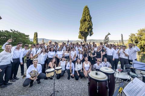 Musiker aus Hadamar, Impruneta und Bellerive sur-Allier spielen zusammen in der Europa Wind Academy.