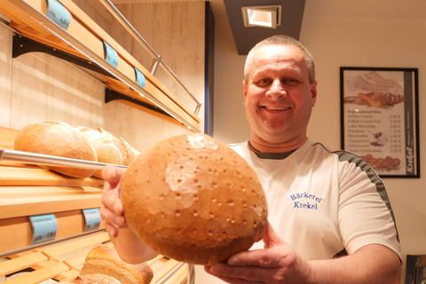 Die Herstellung von Brot und Brötchen ist teurer geworden, berichet Innungsobermeister Peter Krekel. 	