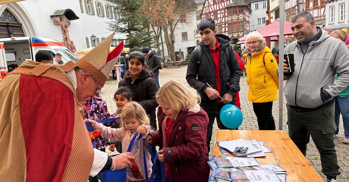 Ein-Fest-f-r-Kinder-Limburg-feiert-mit-Nikolaus-und-Co-