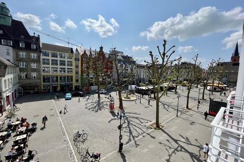Blick auf den Neumarkt in Limburg.