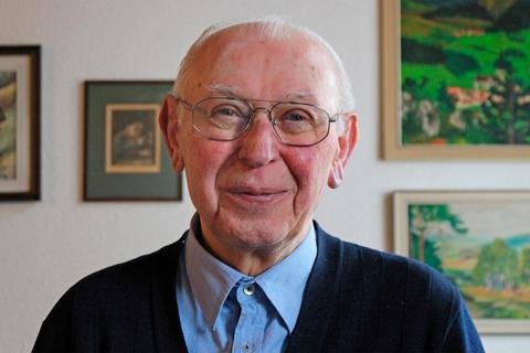 Er rätselt mittlerweile gern: der gelernte Gärtner Franz Josef Schiersch (89). Foto: Dieter Fluck 