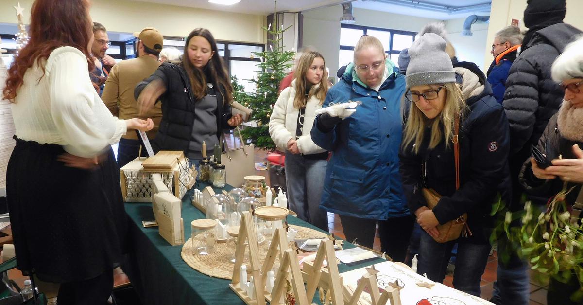 Limburg-Start-in-einen-neuen-Adventsmarkt-gegl-ckt