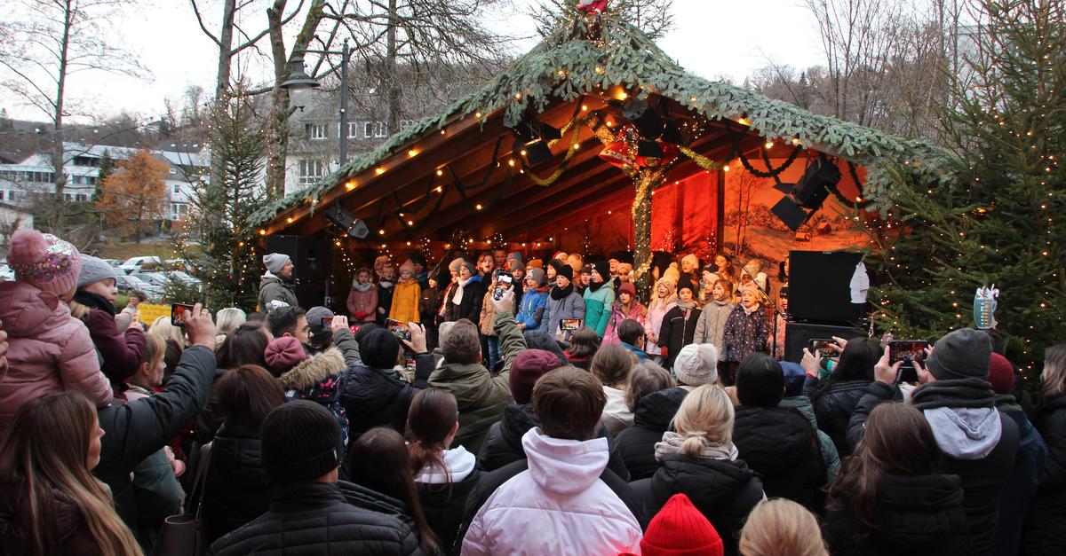 Pfefferkuchenmarkt-zaubert-festliche-Stimmung