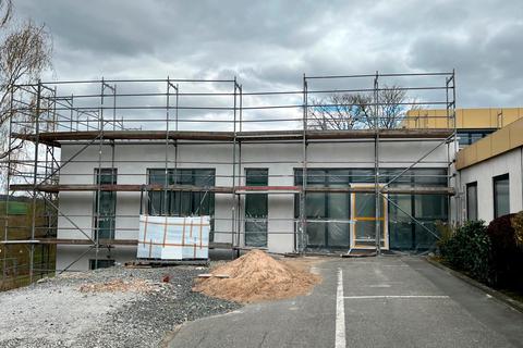 Zwei zusätzliche Klassenräume entstehen an der Grundschule "Auf dem Falkenflug".  Foto: Gemeinde Löhnberg 