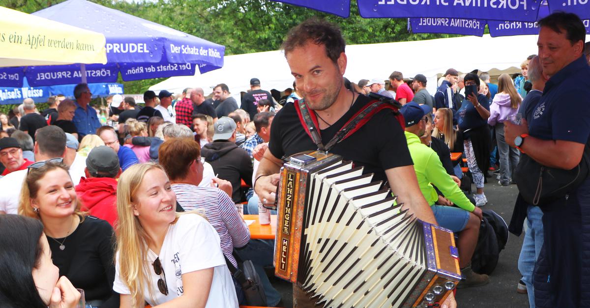 Niedershausen-Hahre-Vaddertag-ist-sauguat-
