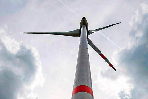 Bisher drehen sich auf Runkeler Gebiet noch keine Windräder, derzeit gibt es aber neue Pläne für einen Windpark bei Arfurt, Seelbach und Falkenbach.  Symbolfoto: Armin Weigel/dpa 