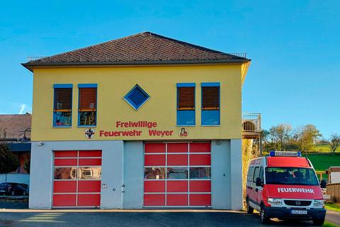 Das Feuerwehrgerätehaus Weyer entspricht schon lange nicht mehr den aktuellen Anforderungen und soll neugebaut werden. © Kerstin Kaminsky