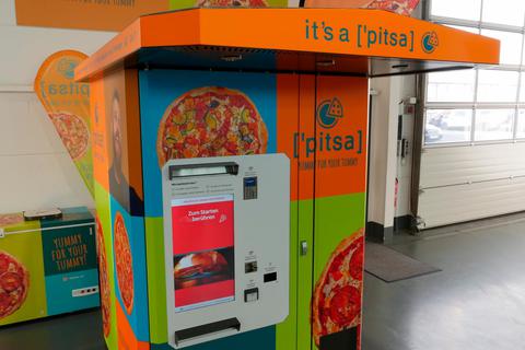 Im Roka-Showroom in Merenberg steht ein Pizza-Automat. Dieser soll in Zukunft an einem Rasthof in Merenberg stehen.  Foto: Dennis Weber 