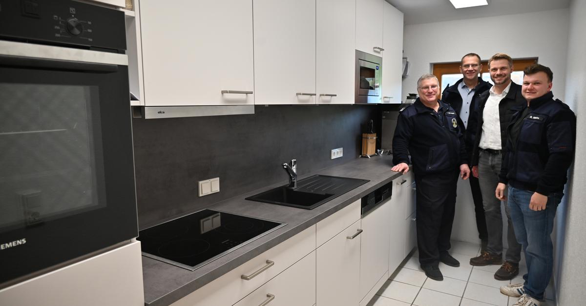 Neue-K-che-f-r-das-Feuerwehrger-tehaus-in-Kubach