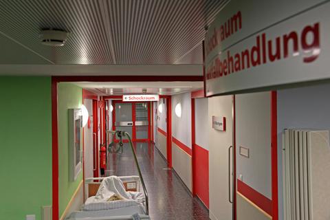 Leere Gänge sind ein seltener Anblick im Weilburger Krankenhaus: Die Zahl der Patienten steigt insgesamt. Archivfoto: Jürgen Vetter 