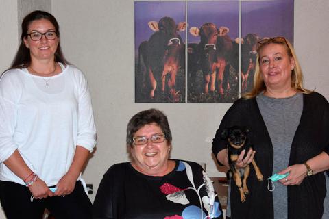 Der neue Vorstand des Tierschutzvereins (v.l.): Denise Weber, Gaby Wehle und Maren Manger. Foto: Margit Bach 